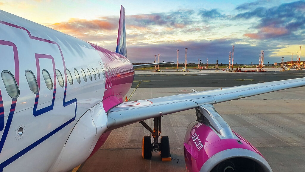 Wizz Air W64520 - HA-LWU Airbus A320