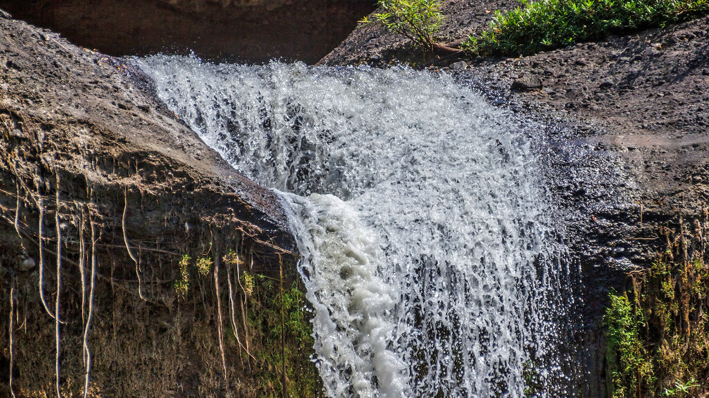 Pha Kluai Mai Waterfall