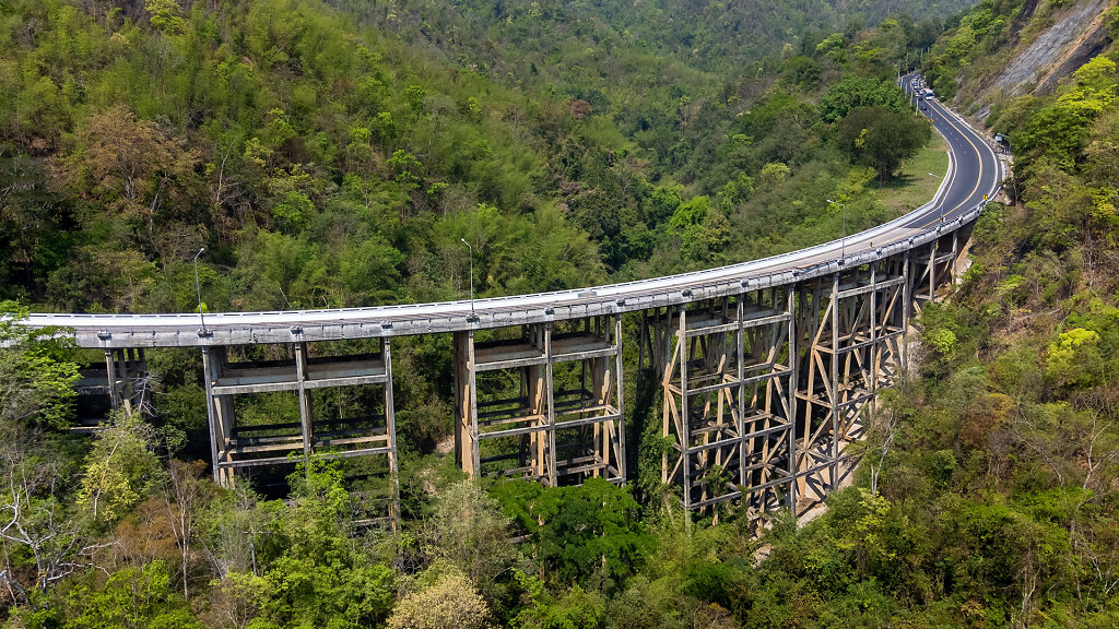 Huai Tong Bridge สะพานพ่อขุนผาเมือง {สะพานห้วยตอง}