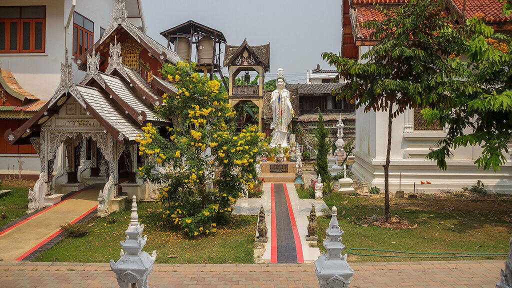 Wat Chiang Ra // i วัดเชียงราย