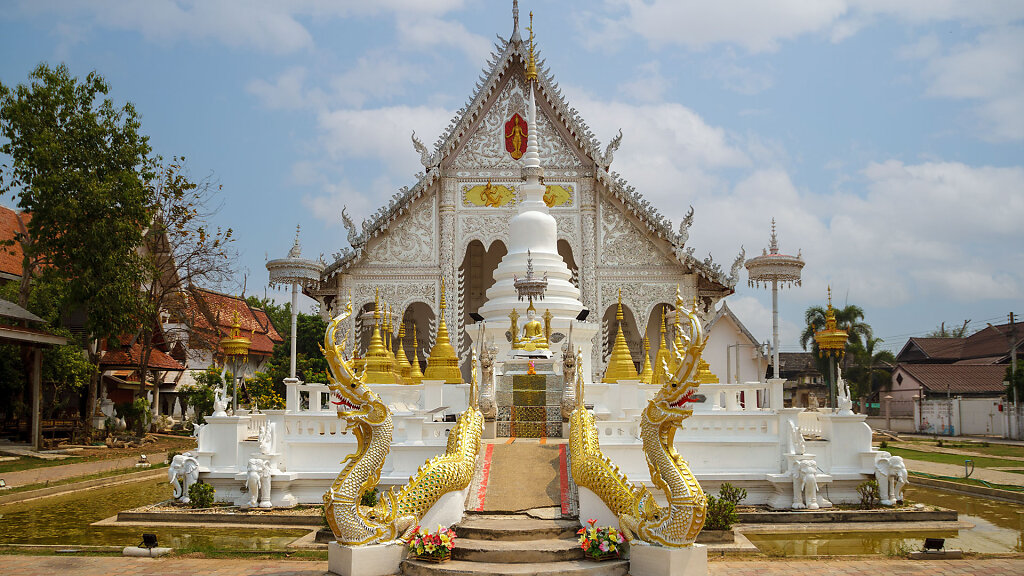 Wat Chiang Ra // i วัดเชียงราย