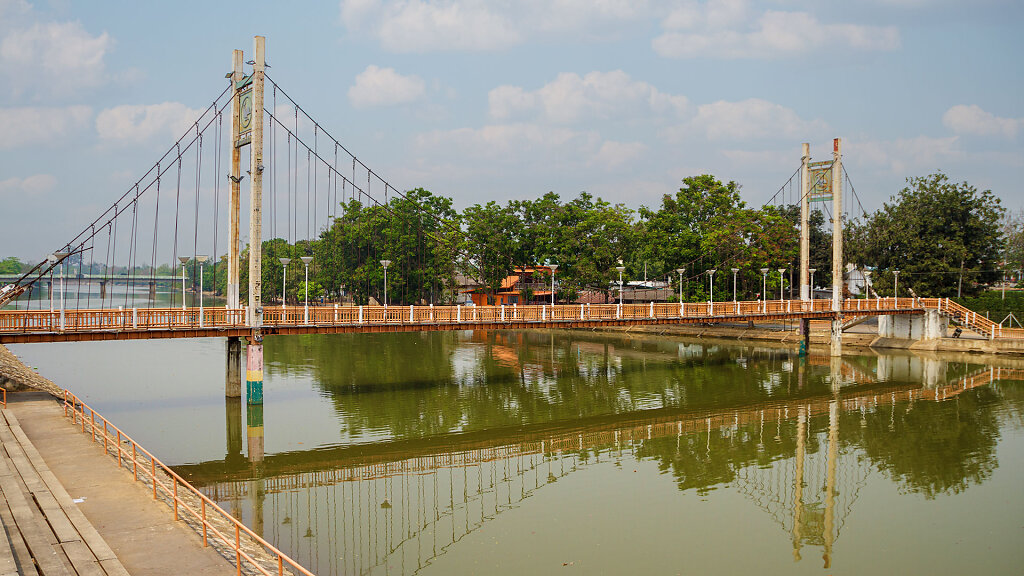 Suspension bridge (Orange bridge) // สะพานแขวน (สะพานส้ม)