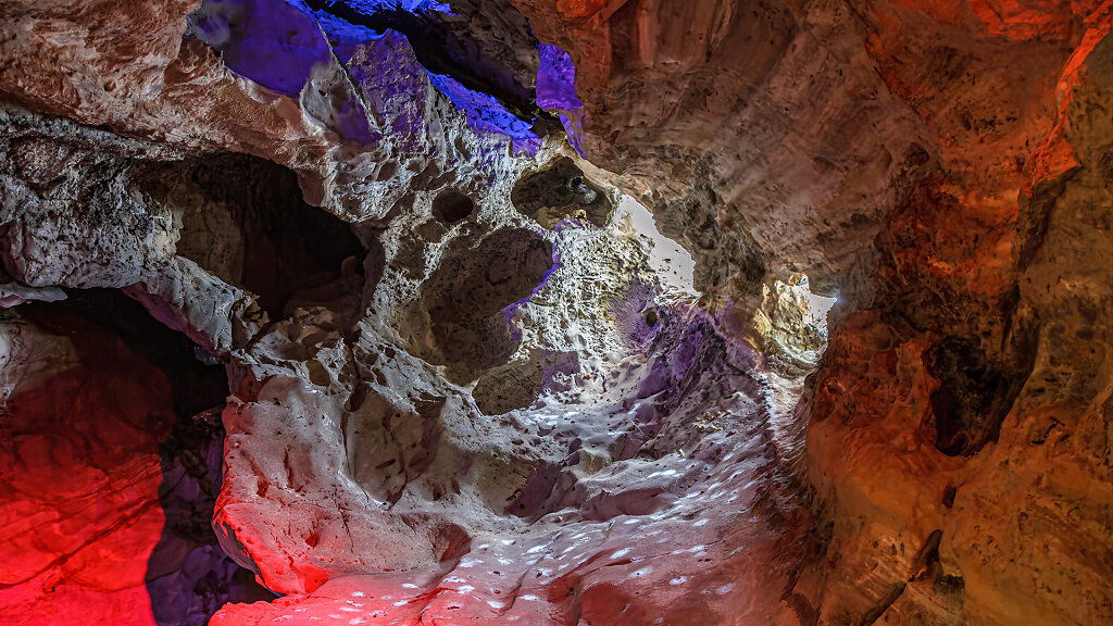 Khao Yoi Cave