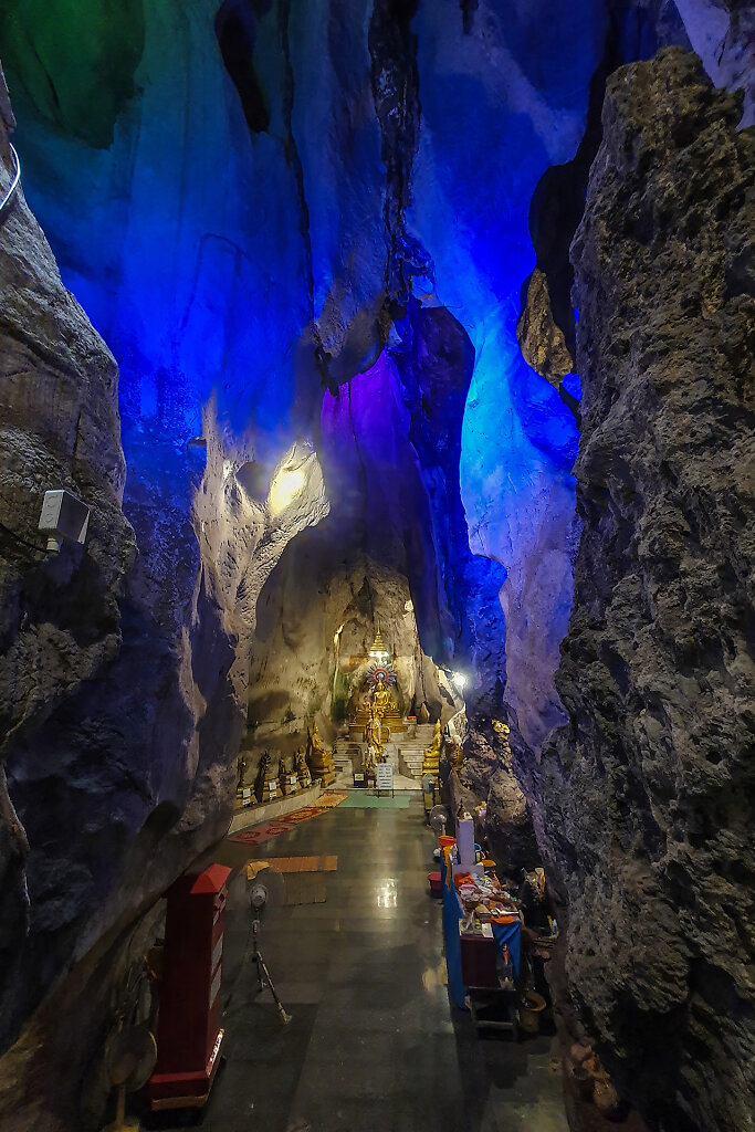 Khao Yoi Cave