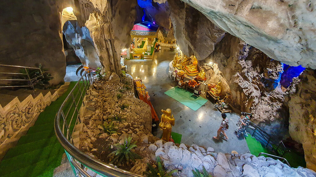 Khao Yoi Cave