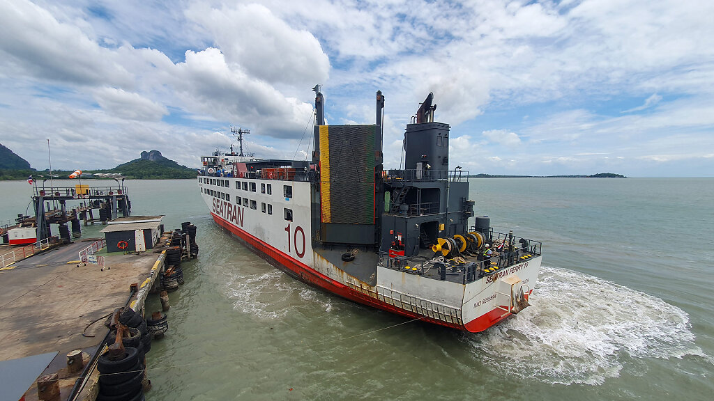 Donsak Pier Surat Thani